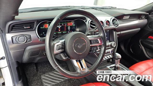 Ford Mustang Coupe 2019 — фото 17