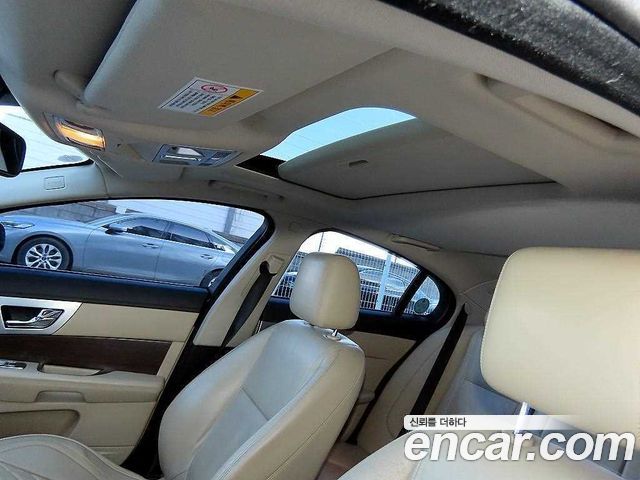 Jaguar XF 2.0 Luxury X250 2013 — фото 21