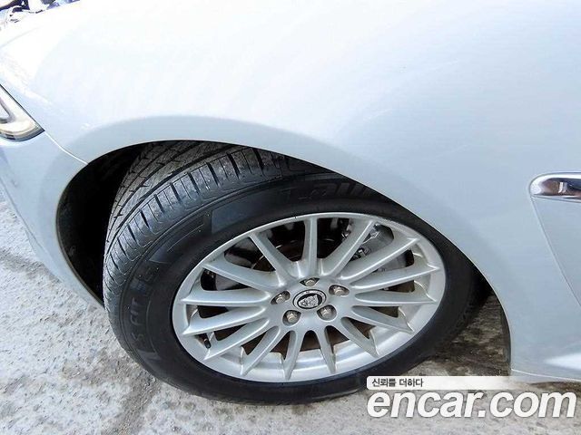 Jaguar XF 2.0 Luxury X250 2013 — фото 23
