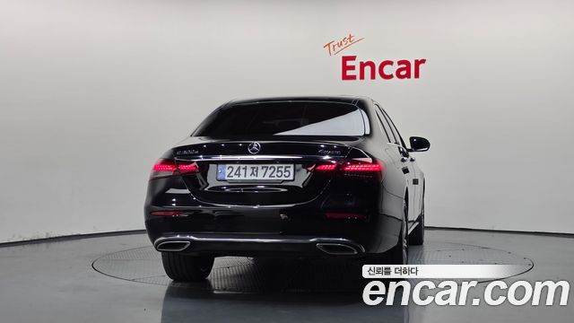 Mercedes-Benz E-Class (W213) E300e 4MATIC Exclusive 2023 — фото 4