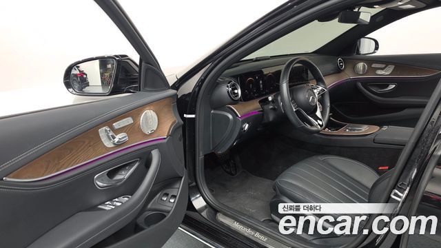Mercedes-Benz E-Class (W213) E300e 4MATIC Exclusive 2023 — фото 10