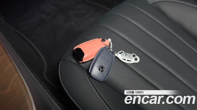 Mercedes-Benz E-Class (W213) E300e 4MATIC Exclusive 2023 — фото 15