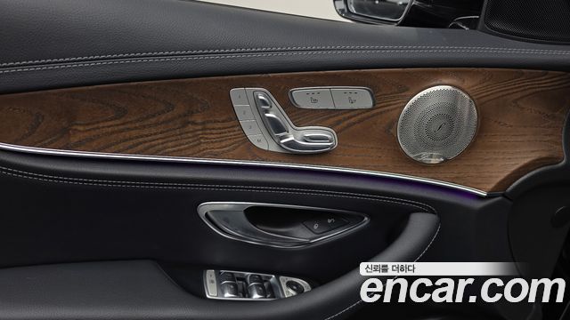 Mercedes-Benz E-Class (W213) E300e 4MATIC Exclusive 2023 — фото 27