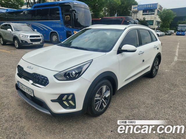 Kia Niro 1.6 HEV Prestige 2022 — фото 3