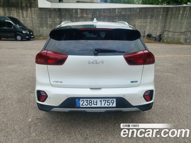 Kia Niro 1.6 HEV Prestige 2022 — фото 4