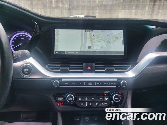 Kia Niro 1.6 HEV Prestige 2022 — фото 8