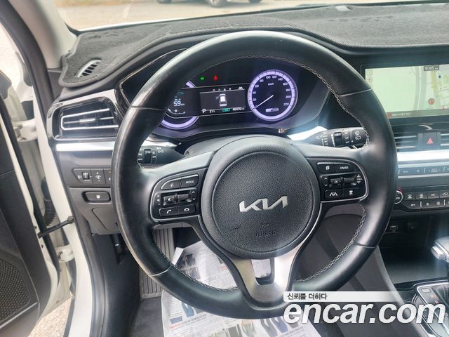 Kia Niro 1.6 HEV Prestige 2022 — фото 22