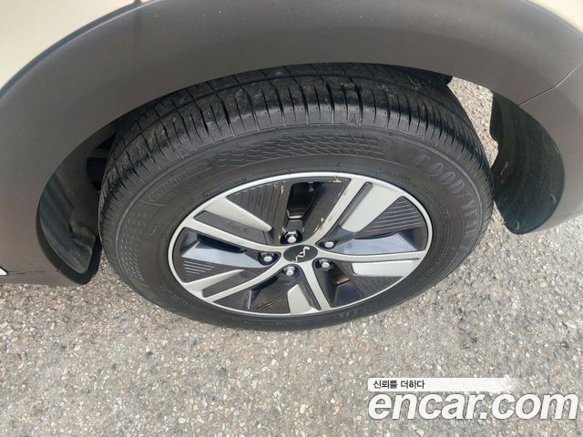 Kia Niro 1.6 HEV Prestige 2022 — фото 24