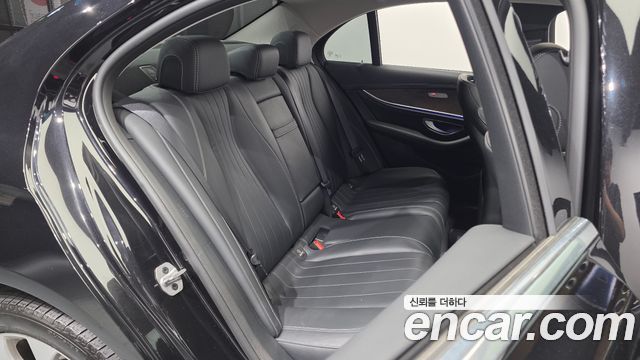Mercedes-Benz E-Class (W213) E220d 4MATIC Exclusive 2019 — фото 12
