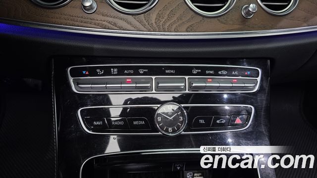 Mercedes-Benz E-Class (W213) E220d 4MATIC Exclusive 2019 — фото 32