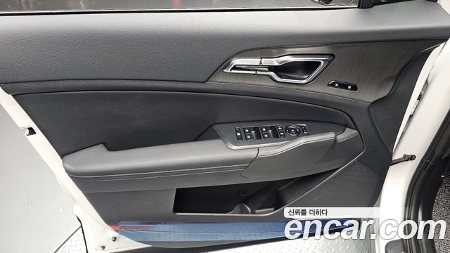 Kia Sportage (V) Gasoline 1.6 Turbo 2WD Signature 2026 — фото 24
