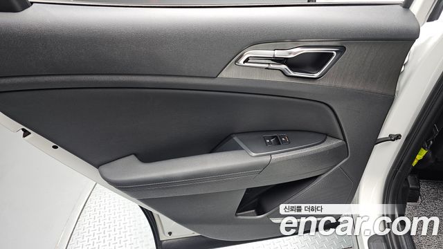 Kia Sportage (V) Gasoline 1.6 Turbo 2WD Signature 2026 — фото 25