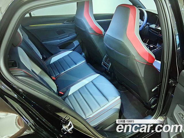 Volkswagen Golf (VIII) 2.0 GTI 2025 — фото 15