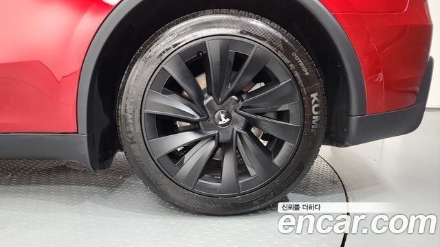 Tesla Model Y Long Range AWD 2025 — фото 27