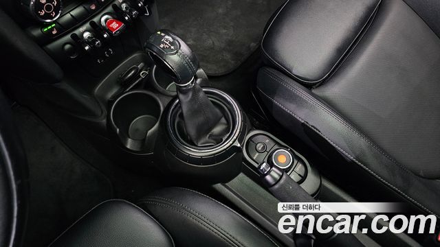 MINI Cooper D 5Door Mid 3rd 2016 — фото 9