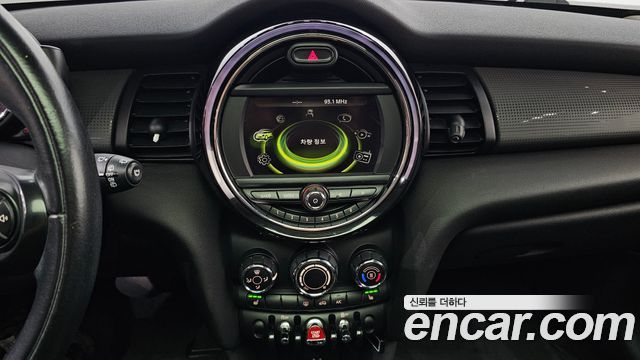 MINI Cooper D 5Door Mid 3rd 2016 — фото 14