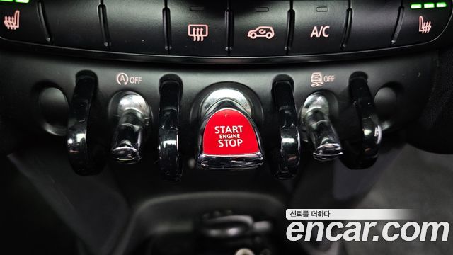 MINI Cooper D 5Door Mid 3rd 2016 — фото 18