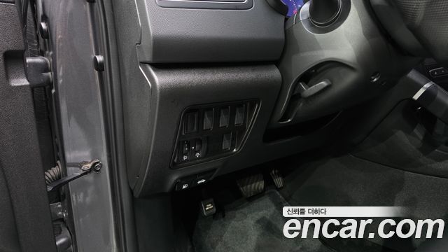 Renault Korea QM6 2.0 LPe SE 2WD 2022 — фото 17
