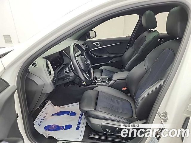 BMW 1 Series (F40) 120i M Sports 2023 — фото 15