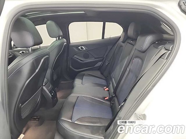 BMW 1 Series (F40) 120i M Sports 2023 — фото 16