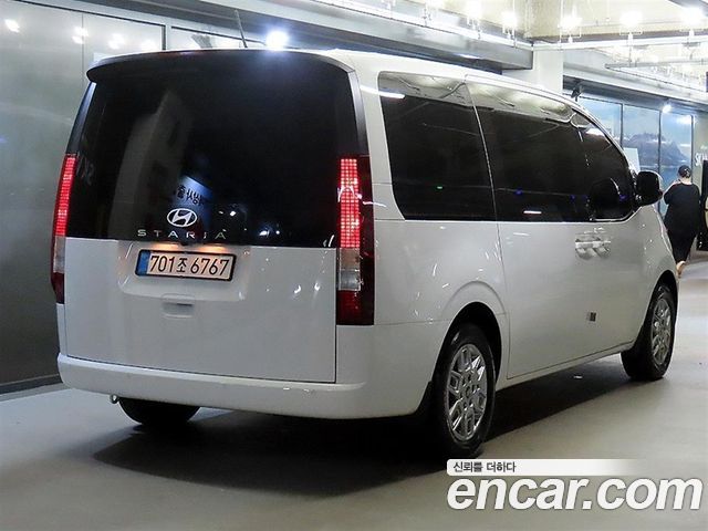 Hyundai Staria HEV 1.6 Tourer 11-Seater Modern 2025 — фото 5