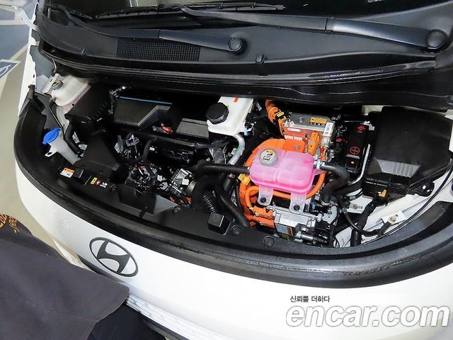 Hyundai Staria HEV 1.6 Tourer 11-Seater Modern 2025 — фото 24