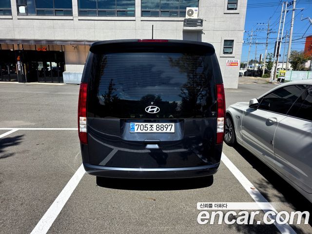 Hyundai Staria HEV 1.6 Tourer 11-Seater Modern 2025 — фото 3