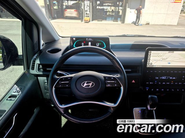 Hyundai Staria HEV 1.6 Tourer 11-Seater Modern 2025 — фото 9