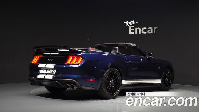 Ford Mustang GT Convertible 2019 — фото 2