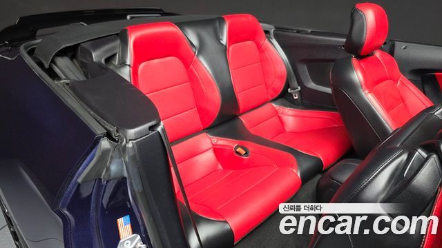 Ford Mustang GT Convertible 2019 — фото 12