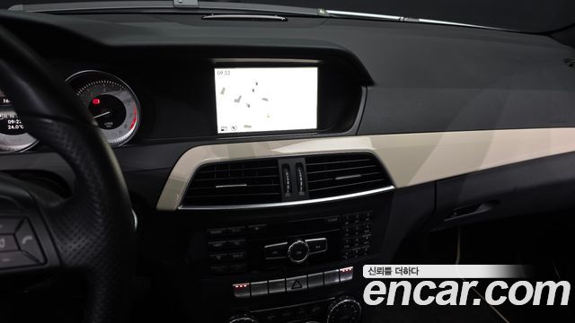 Mercedes-Benz C-Class (W204) C200 CGI Avantgarde Style Package 2013 — фото 14