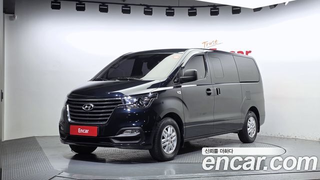 Hyundai Grand Starex Van 5-Seater Smart