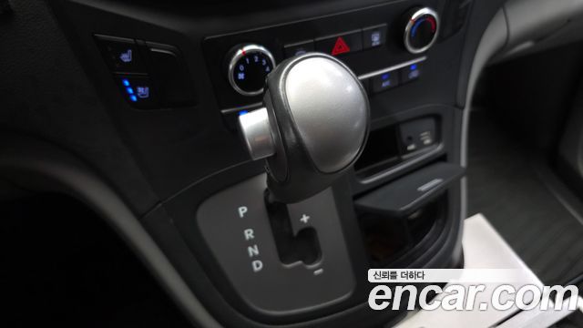 Hyundai Grand Starex Van 5-Seater Smart 2019 — фото 9