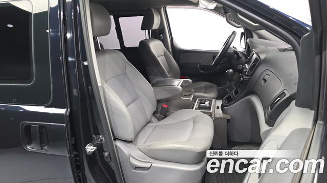 Hyundai Grand Starex Van 5-Seater Smart 2019 — фото 11