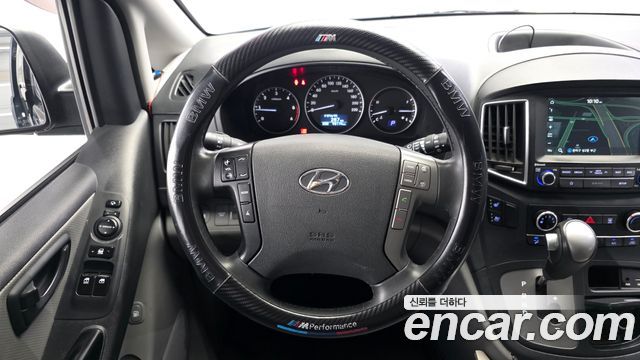 Hyundai Grand Starex Van 5-Seater Smart 2019 — фото 13