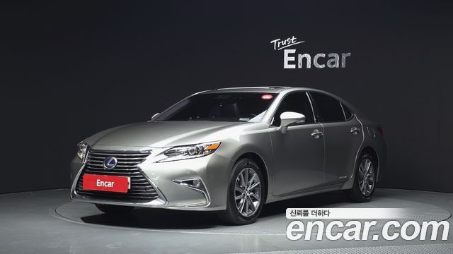 Lexus ES300h Supreme XV60