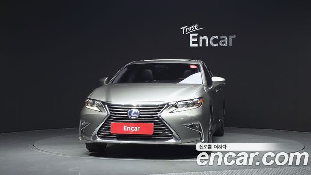 Lexus ES300h Supreme XV60 2017 — фото 3