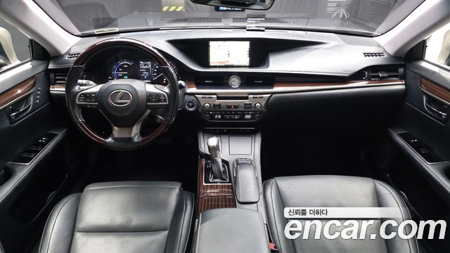 Lexus ES300h Supreme XV60 2017 — фото 7