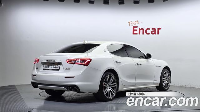 Maserati Ghibli 3.0S Q4 GranLusso 3rd 2019 — фото 2