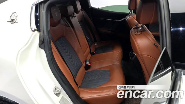 Maserati Ghibli 3.0S Q4 GranLusso 3rd 2019 — фото 16