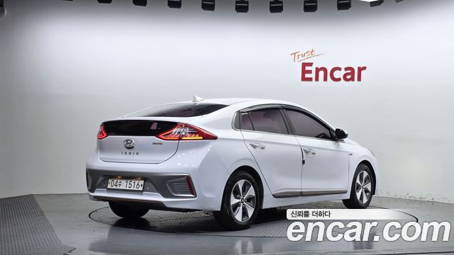 Hyundai Ioniq Electric Q 2017 — фото 2