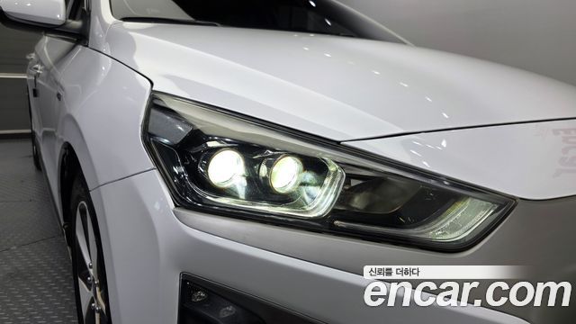 Hyundai Ioniq Electric Q 2017 — фото 28