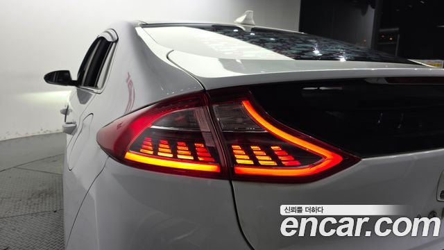 Hyundai Ioniq Electric Q 2017 — фото 29