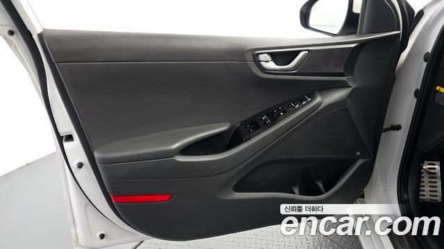Hyundai Ioniq Electric Q 2017 — фото 30