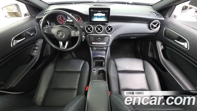 Mercedes-Benz A-Class (W176) A200 2017 — фото 7