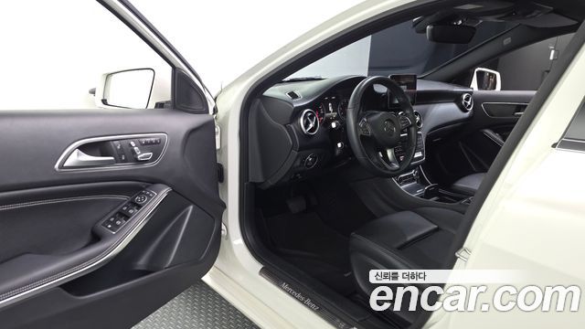 Mercedes-Benz A-Class (W176) A200 2017 — фото 10
