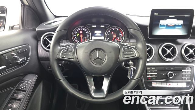 Mercedes-Benz A-Class (W176) A200 2017 — фото 13