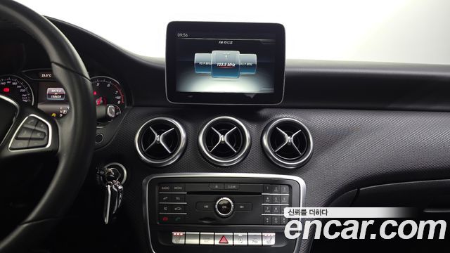 Mercedes-Benz A-Class (W176) A200 2017 — фото 14
