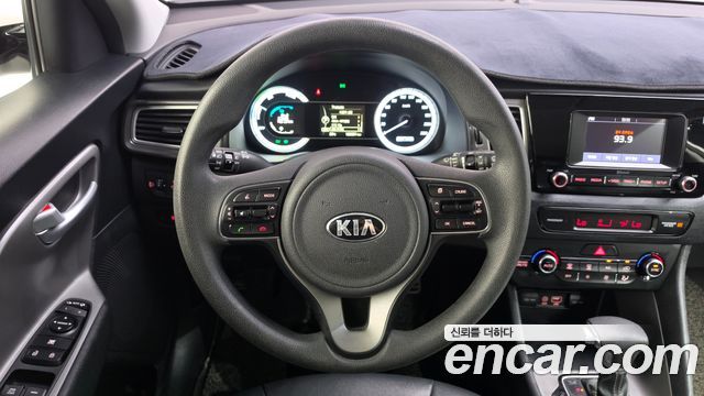 Kia Niro Luxury 2017 — фото 13