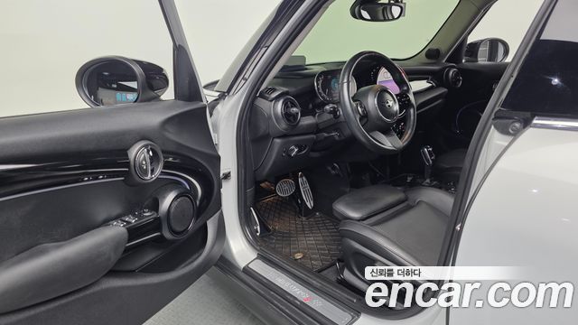 MINI Cooper S 5Door Classic Third Generation 2022 — фото 10